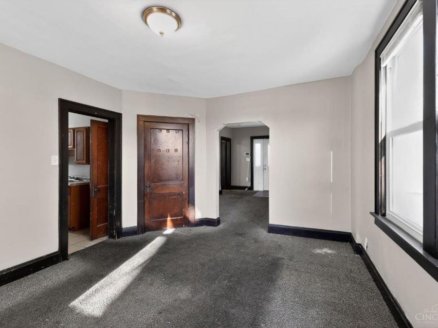 547 Flatt Terrace, Cincinnati, OH 45232 Photo 10