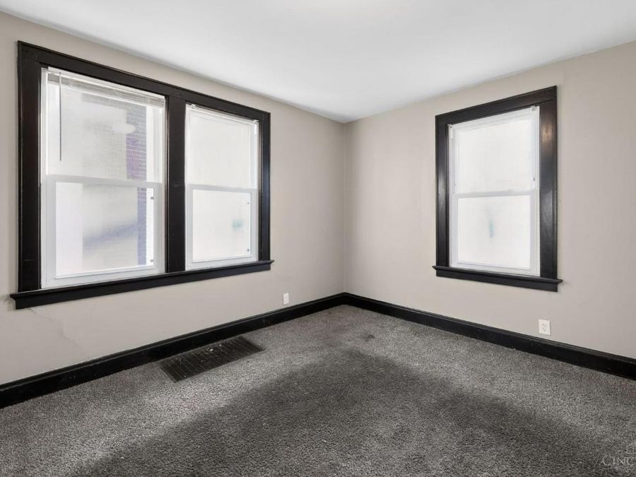 547 Flatt Terrace, Cincinnati, OH 45232 Photo 13