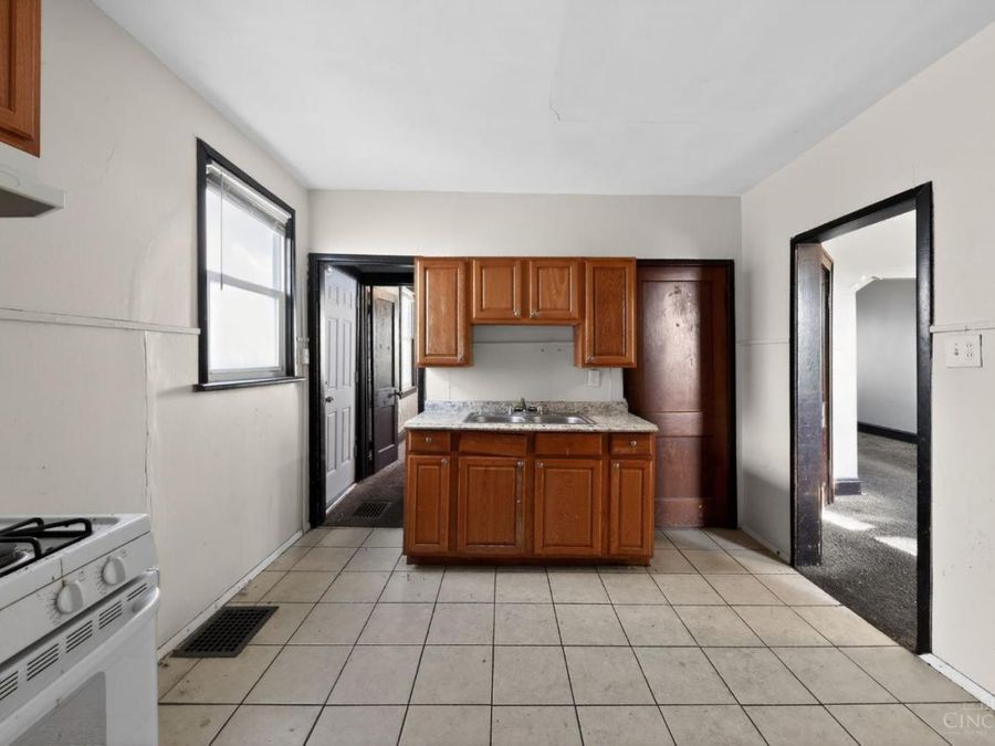 547 Flatt Terrace, Cincinnati, OH 45232 Photo 15