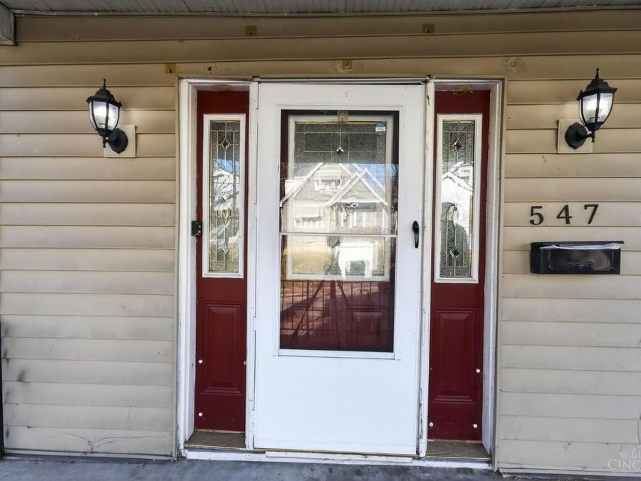 547 Flatt Terrace, Cincinnati, OH 45232 Photo 4