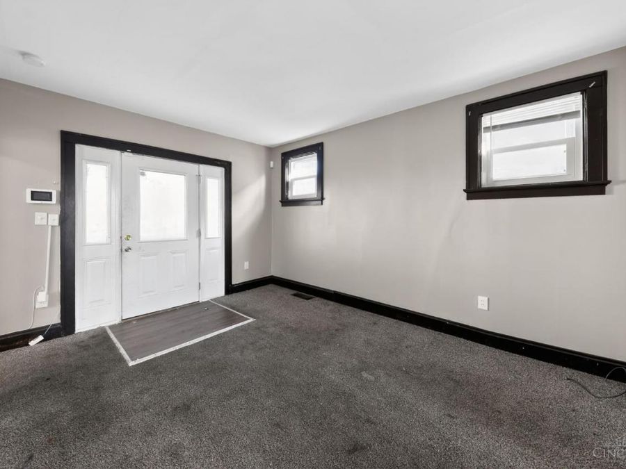 547 Flatt Terrace, Cincinnati, OH 45232 Photo 6