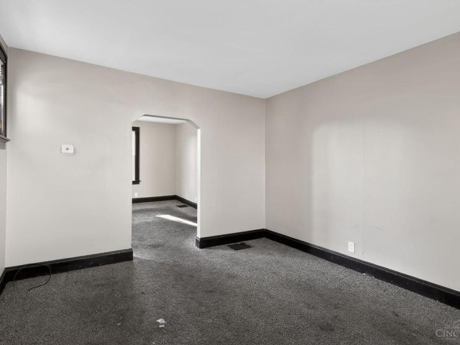 547 Flatt Terrace, Cincinnati, OH 45232 Photo 7