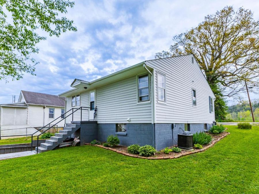 608 E Eighth Street, Manchester Township, OH 45144 Photo 7