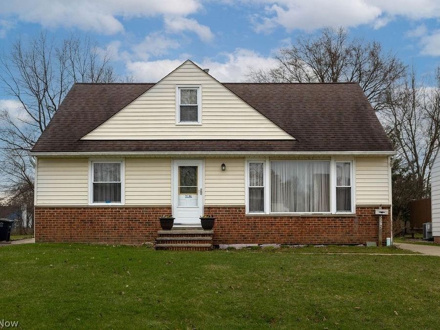 5372 Huron Road , Lyndhurst, OH 44124 Photo 1