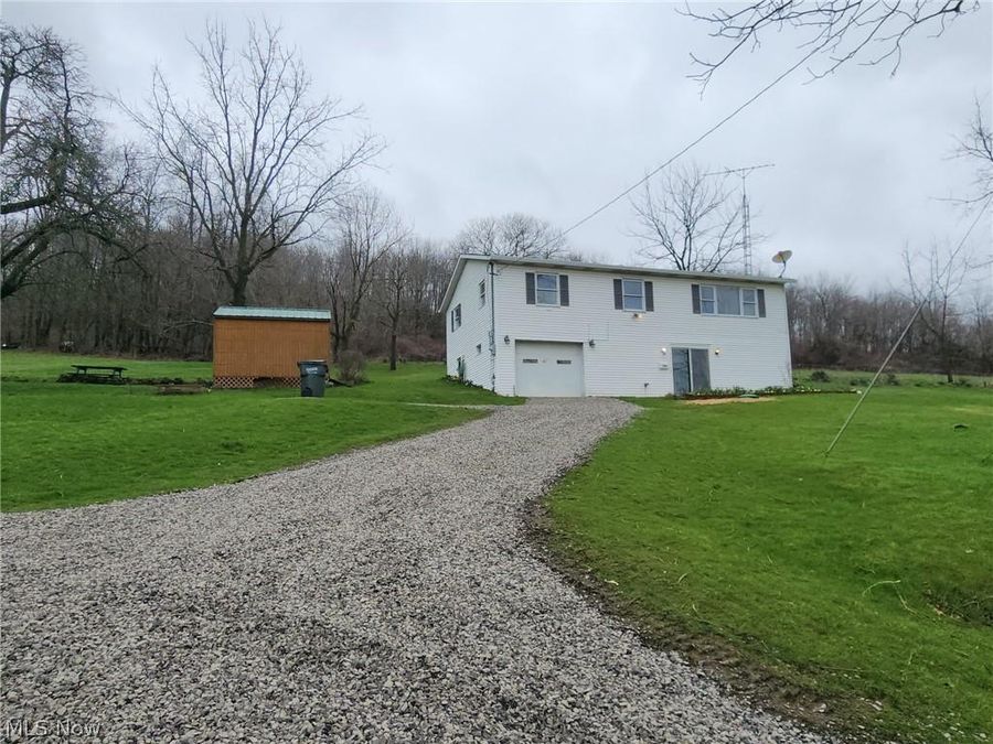 2286 Stonecreek Road SW, New Philadelphia, OH 44663 Photo 1