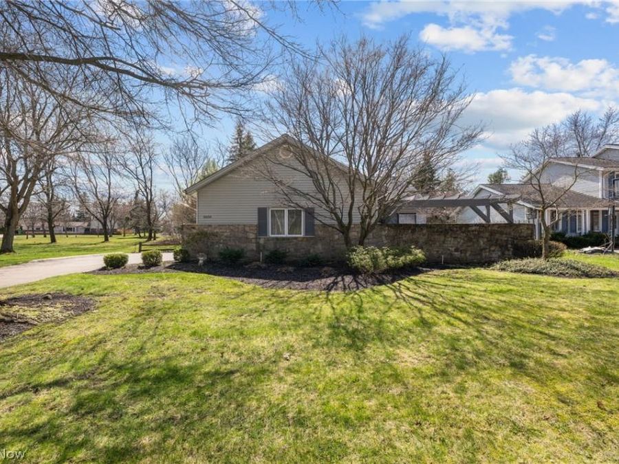 6656 Woodhawk Drive , Mayfield Heights, OH 44124 Photo 1