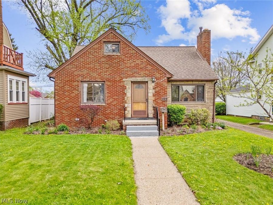 222 Montrose Avenue NW, Canton, OH 44708 Photo 1