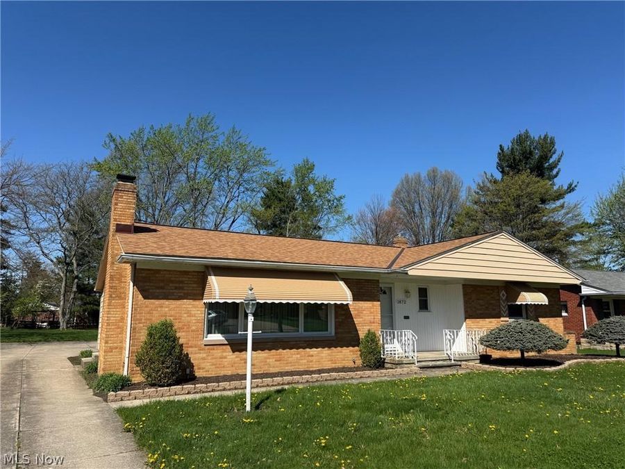 1872 Bremerton Road , Lyndhurst, OH 44124 Photo 1
