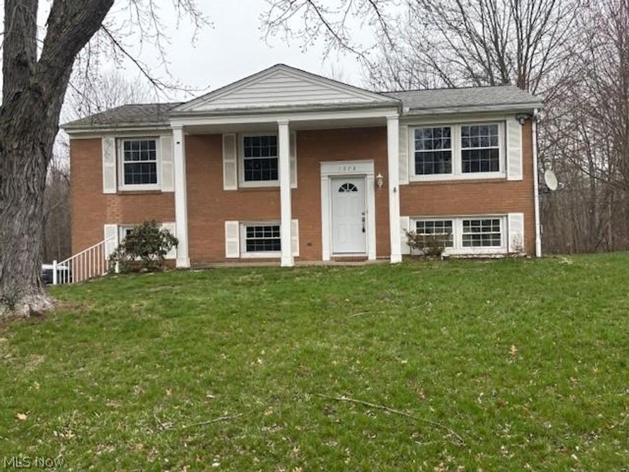 1378 Devon Drive NW, North Canton, OH 44720 Photo 1