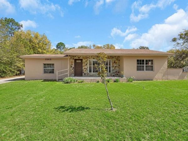 1845 MANOR WAY , DELAND, FL 32720