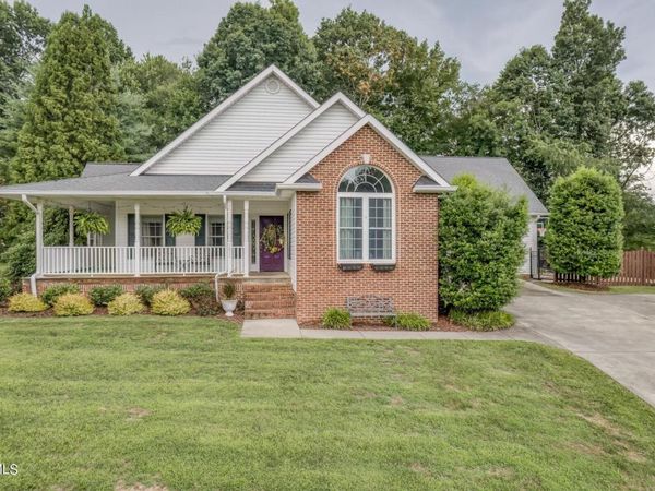 1828 Weaver Branch Rd , Piney Flats, TN 37686