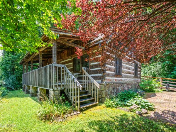 727 Hidden Valley Rd , Gatlinburg, TN 37738