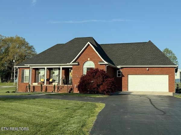 436 Westwood Dr , Sparta, TN 38583