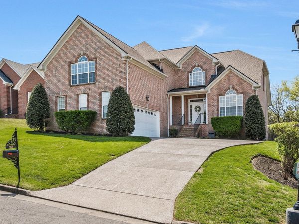 5616 Cedar Rock Dr , Nashville, TN 37211