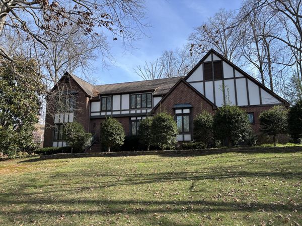 707 Lakeland Dr , McMinnville, TN 37110