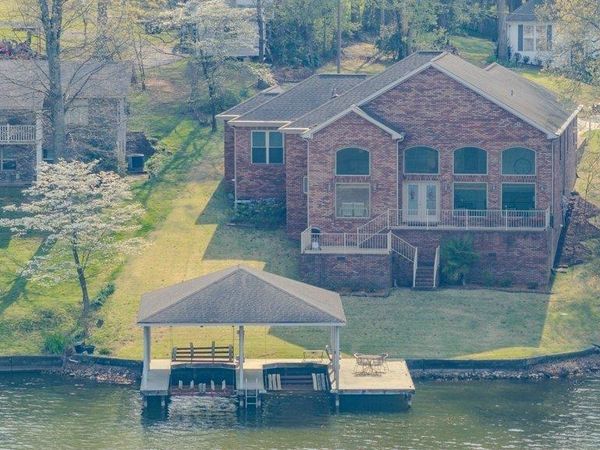 331 Carson Rd , Muscle Shoals, AL 35661