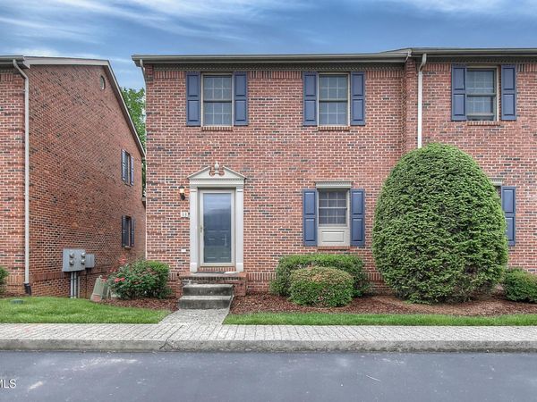 33 Oak Leaf Circle, Unit 33, Johnson City, TN 37601