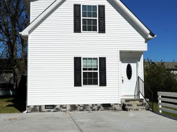 207 Campbell St W, Fayetteville, TN 37334