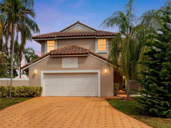10465 NW 46th St , Doral, FL 33178