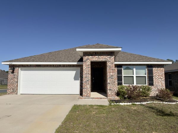 4707 Airmen Drive, Crestview, FL 32539