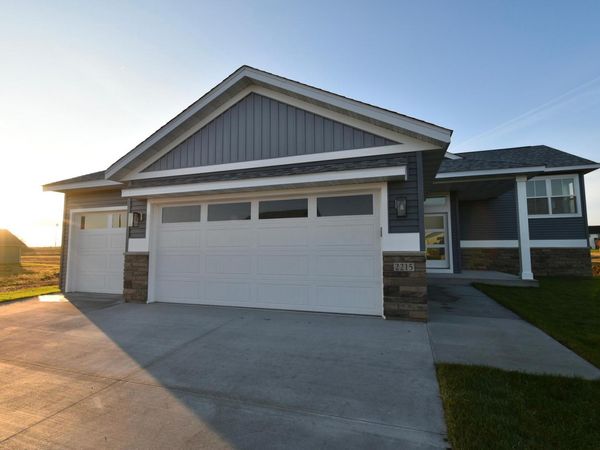 2215 Elk Run Drive SE, Pine Island, MN 55963