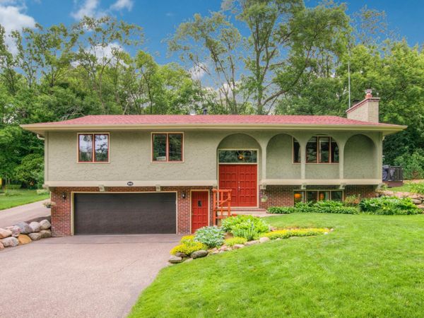 5645 Grant Lorenz Road , Shorewood, MN 55331