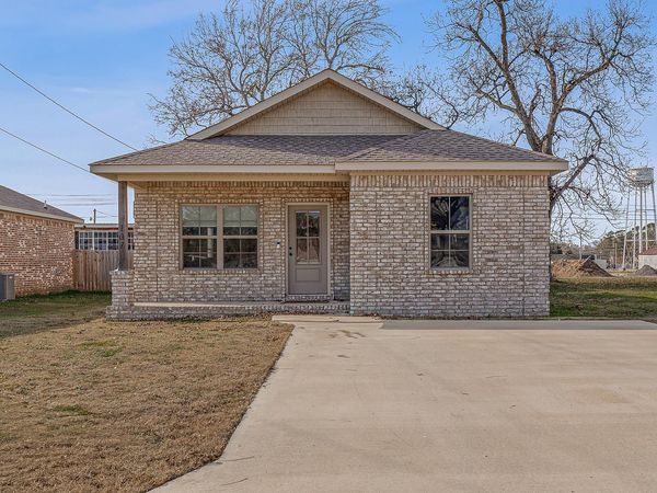 107 Larrison , Monett, AR 72447