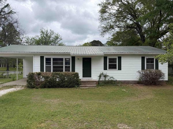 500 Main Street , Leola, AR 72084
