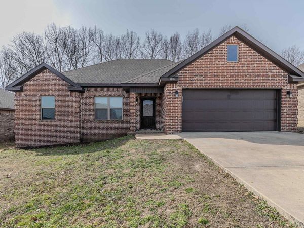 1108 AVA , Paragould, AR 72450