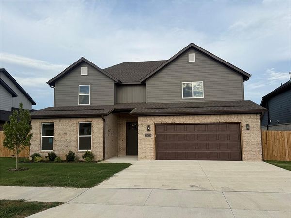 1840 Utopia Street , Centerton, AR 72719