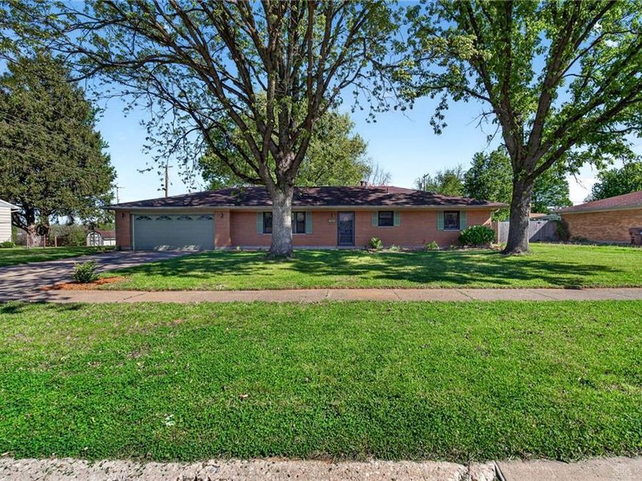 3015 Vale Drive, Kettering, OH 45420 Photo 1