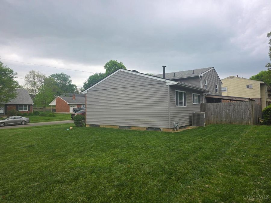 3352 Palmhill Lane, Green Township, OH 45239 Photo 6