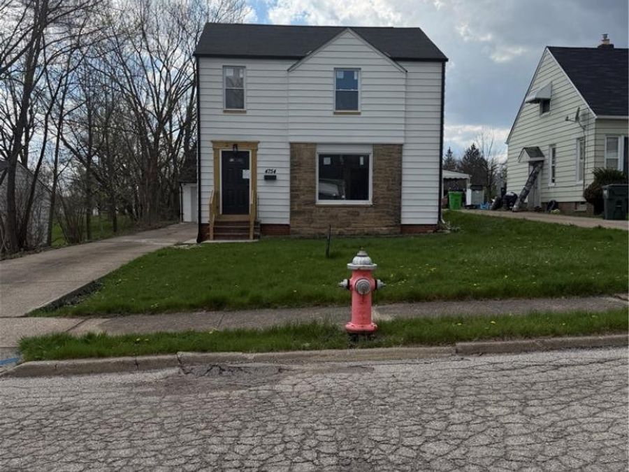 4754 Lawrence Avenue , Garfield Heights, OH 44125 Photo 1