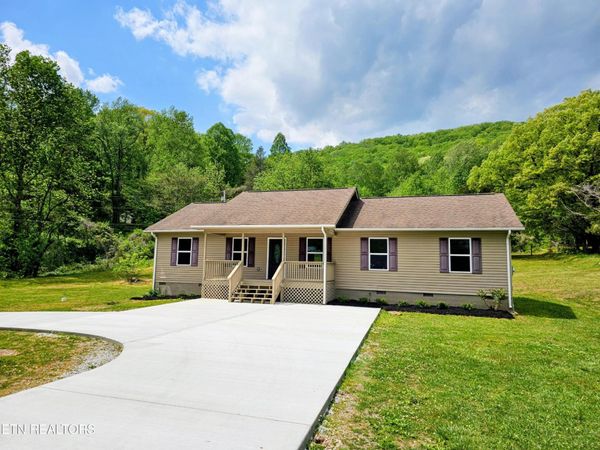 625 Old Hen Valley Rd , Oliver Springs, TN 37840