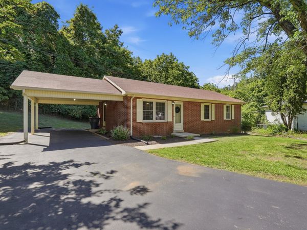 1233 Pleasant View Dr , Cookeville, TN 38501