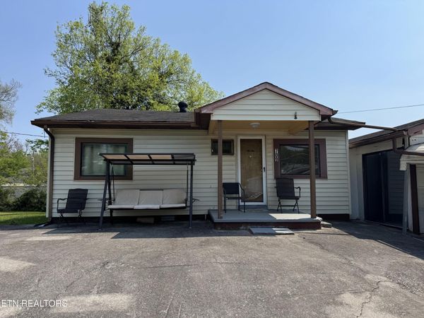 709 Fowler St, Clinton, TN 37716