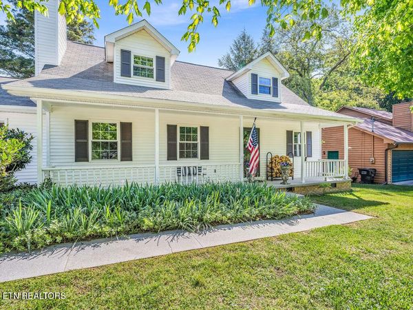 2209 Orchard Meade Lane, Knoxville, TN 37923