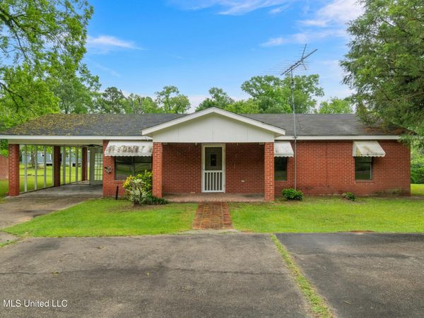 153 Memorial Church Road, Richton, MS 39476
