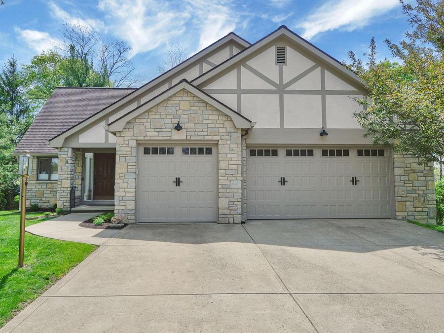 421 Heather Lane , Powell, OH 43065 Photo 1