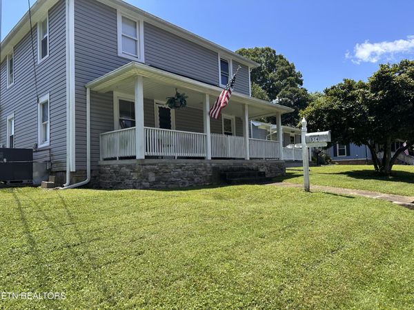 514 W 7th Ave , Lenoir City, TN 37771