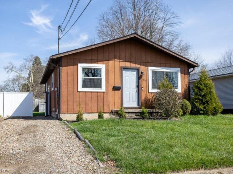 957 Carnegie Avenue , Akron, OH 44314 Photo 1
