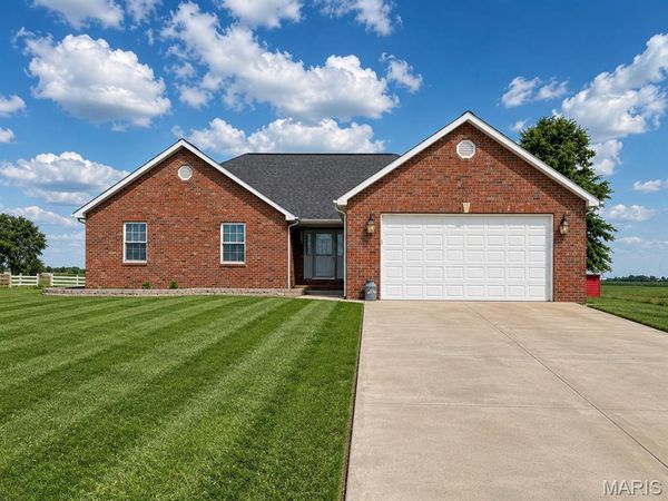 8660 HOLY CROSS Lane , Breese, IL 62230