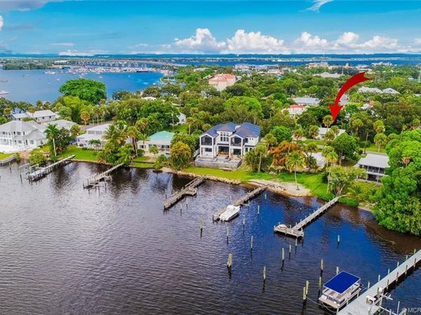 817 SW Saint Lucie Crescent , Stuart, FL 34994