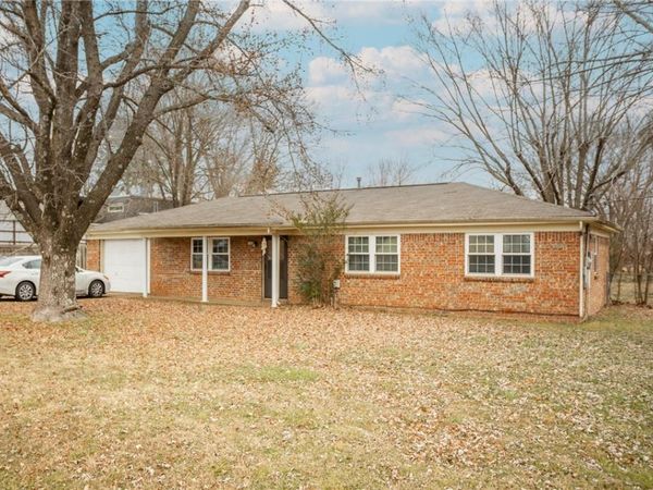 1000 S Jerry Avenue , Fayetteville, AR 72701