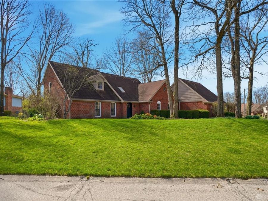 2734 Cricket Woods Drive, Butler Township, OH 45414 Photo 1