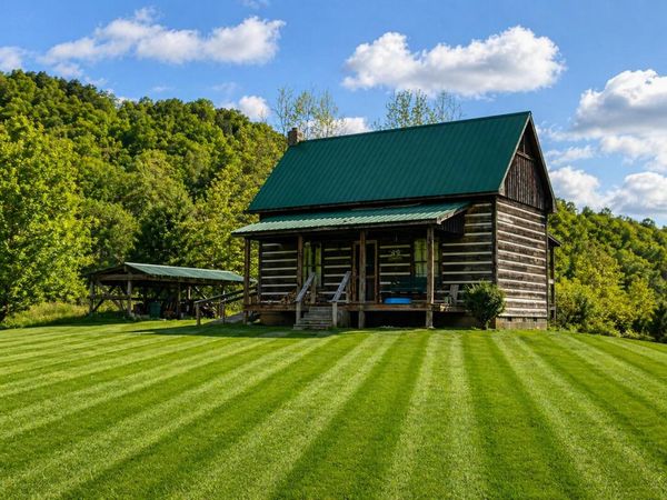 1328 Stoney Fork Road, Sneedville, TN 37869