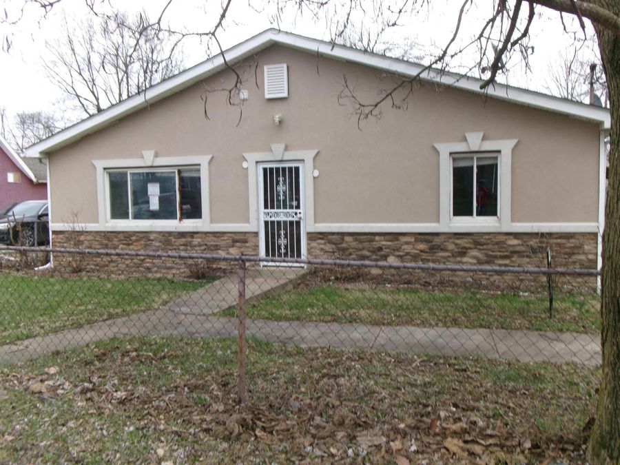 546 Emmit Avenue , Columbus, OH 43228 Photo 1