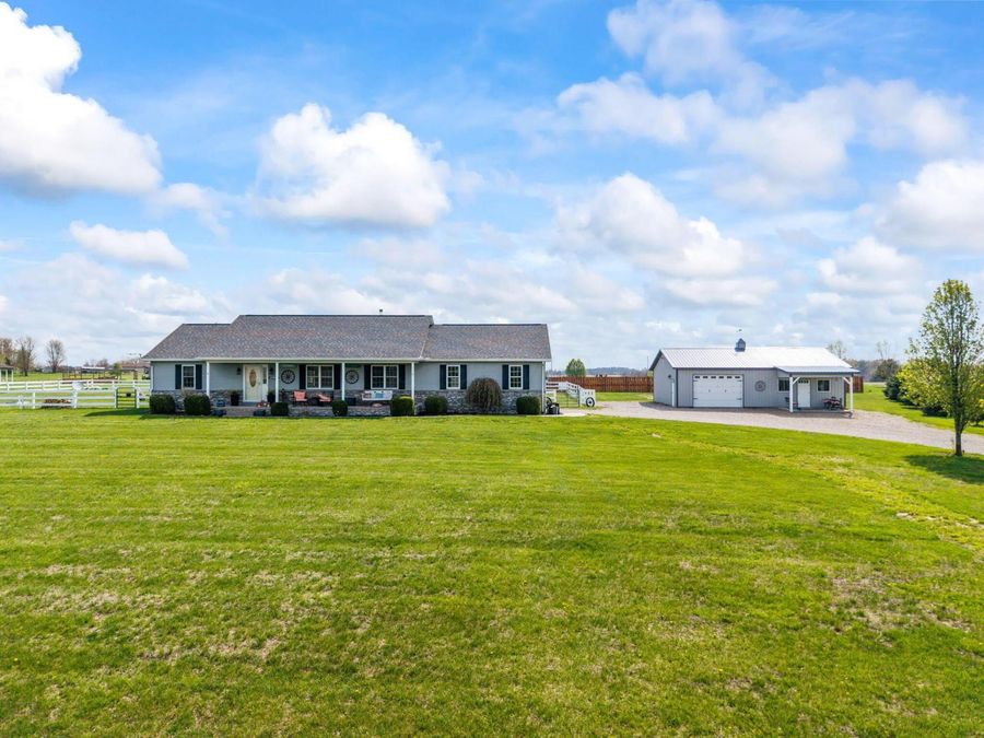 7280 Rader Road NE, Pleasantville, OH 43148 Photo 1