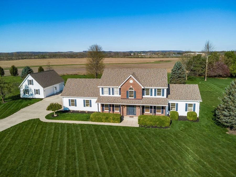 4645 Meadowgrove Drive NW, Carroll, OH 43112 Photo 1