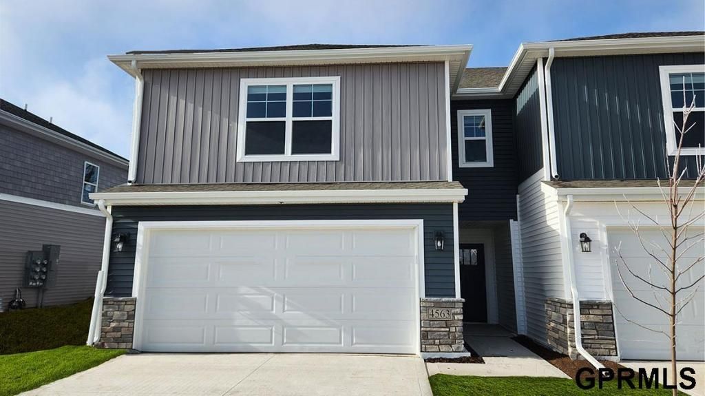20570 Margo Street , Gretna, NE 68028
